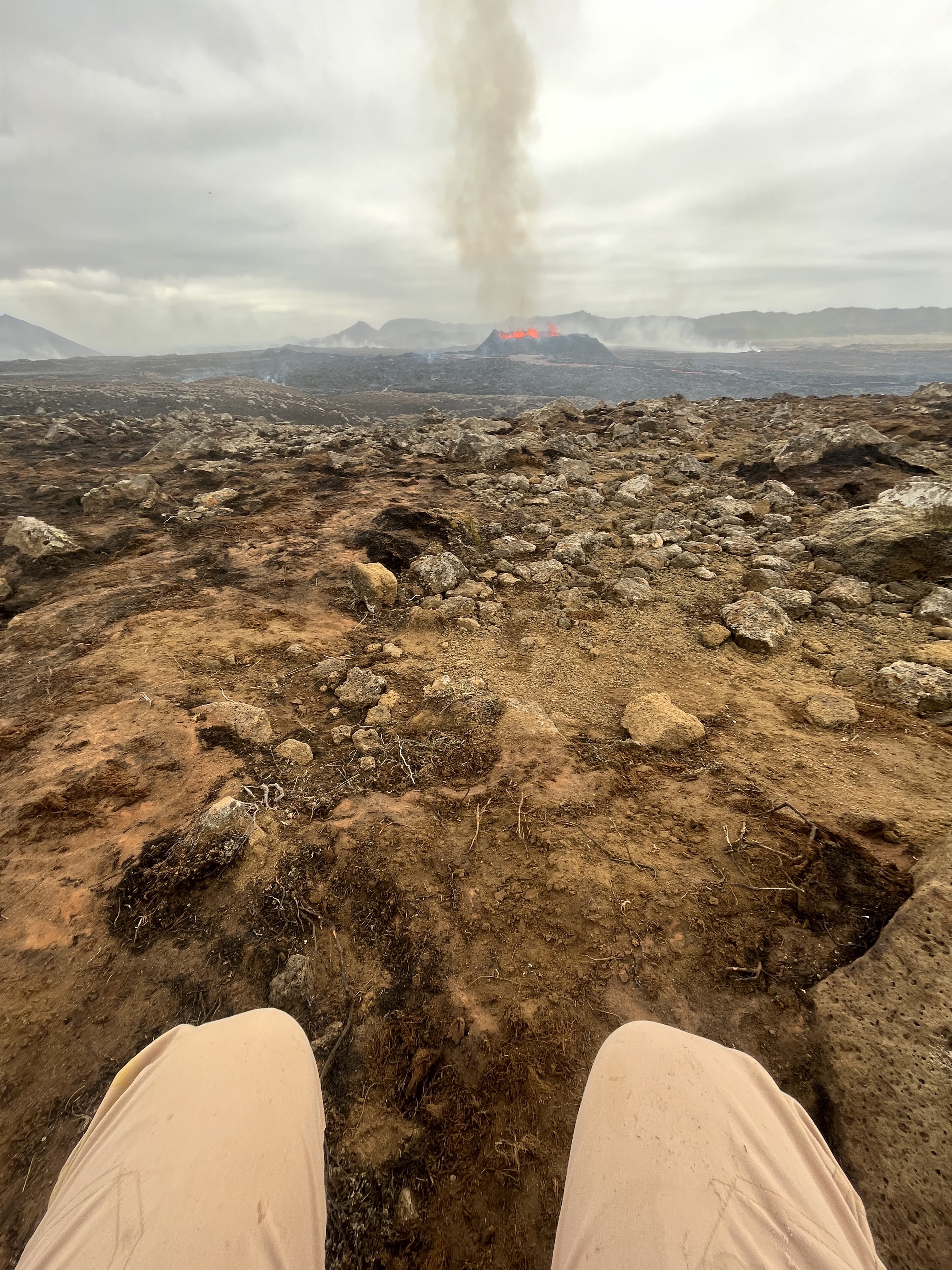 Poo with a view of Litli-Hrutur.